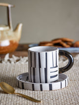 Bloomingville Bloomingville Frankie Tasse mit Untertasse, Schwarz, Steingut
