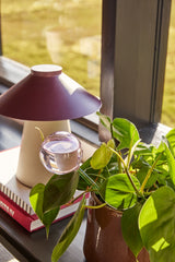 Hübsch Hübsch Chipper Tischlampe Sandfarben/Burgundy