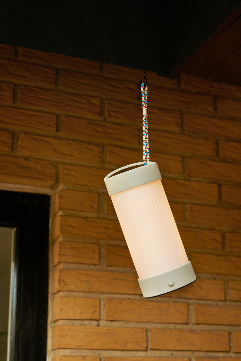 Hübsch Camp Tragbare Lampe Sandfarben – LaLe Living