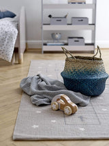 Bloomingville Korb mit Griff aus Seegras in Natur und Blau