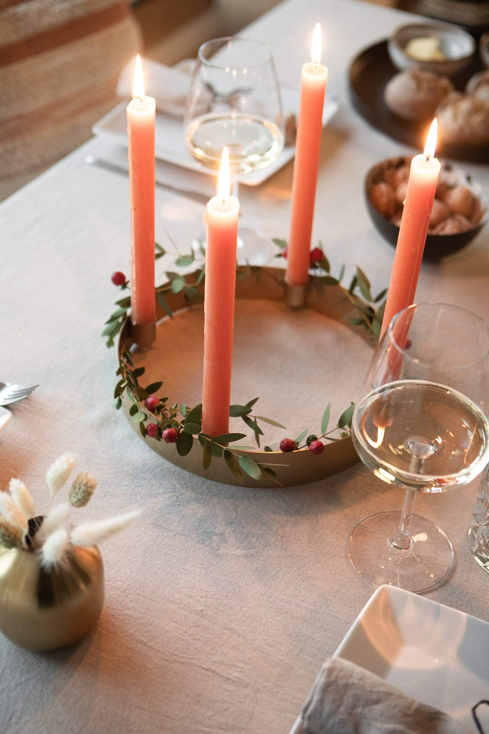 LaLe LIVING Ring-Kerzenständer 'ONYX' – Ø25 Cm, Goldener Eisenring Für 4 Stabkerzen, Moderner Adventskranz & Weihnachtsdeko