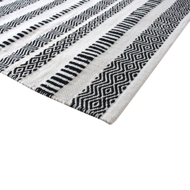 LaLe Living Teppich Levin aus PET Garn in Weiß und Schwarz, 150 x 80 cm